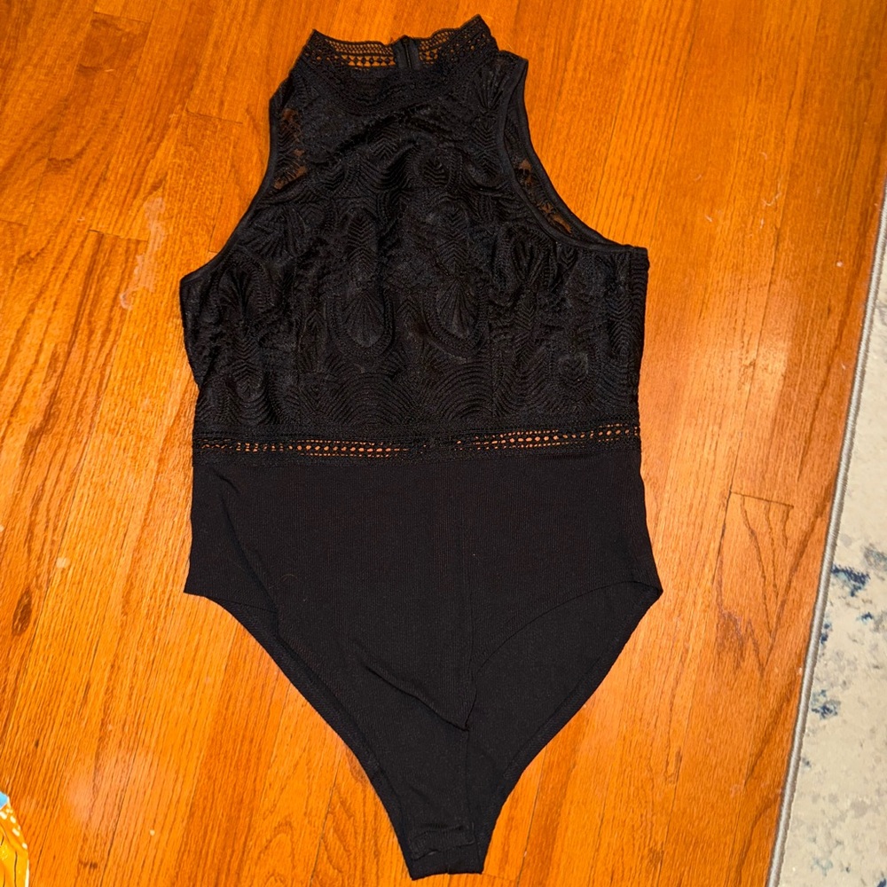SHEIN Black Textured Lace Bodysuit